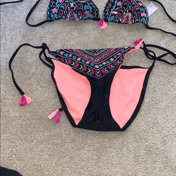 Embroidered two piece bikini - Picture 4 of 8